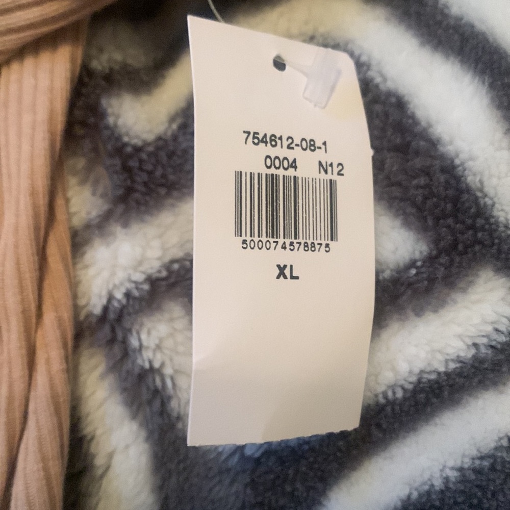 Old Navy Womens Long Sleeve Ribbed Turtleneck - Picture 5 of 6